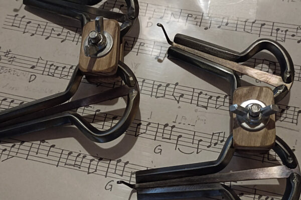Die Wechselspieltechnik mit vier Maultrommeln